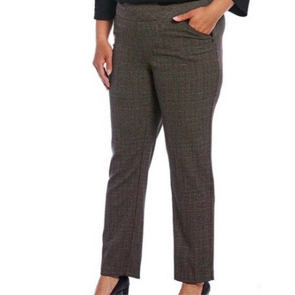 LIKE NEW Investments The Park Ave Fit Straight Pull on Pant in Brindle Plaid